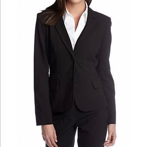 Calvin Klein
Lined Jacket
Style #: S2JT2689